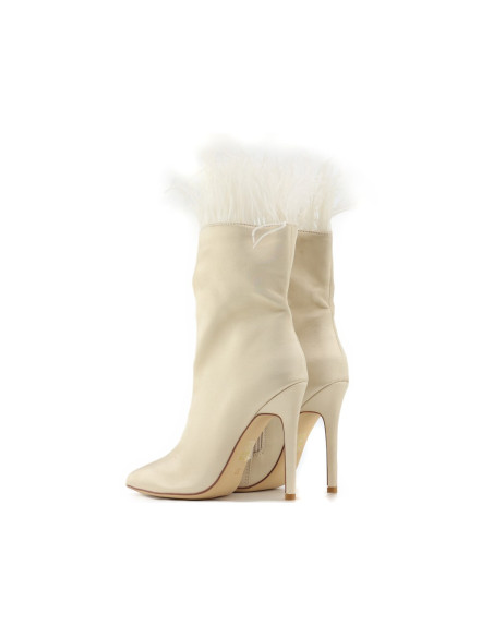 Beige Damenstiefel mit Stilettoabsatz und Federn - 3