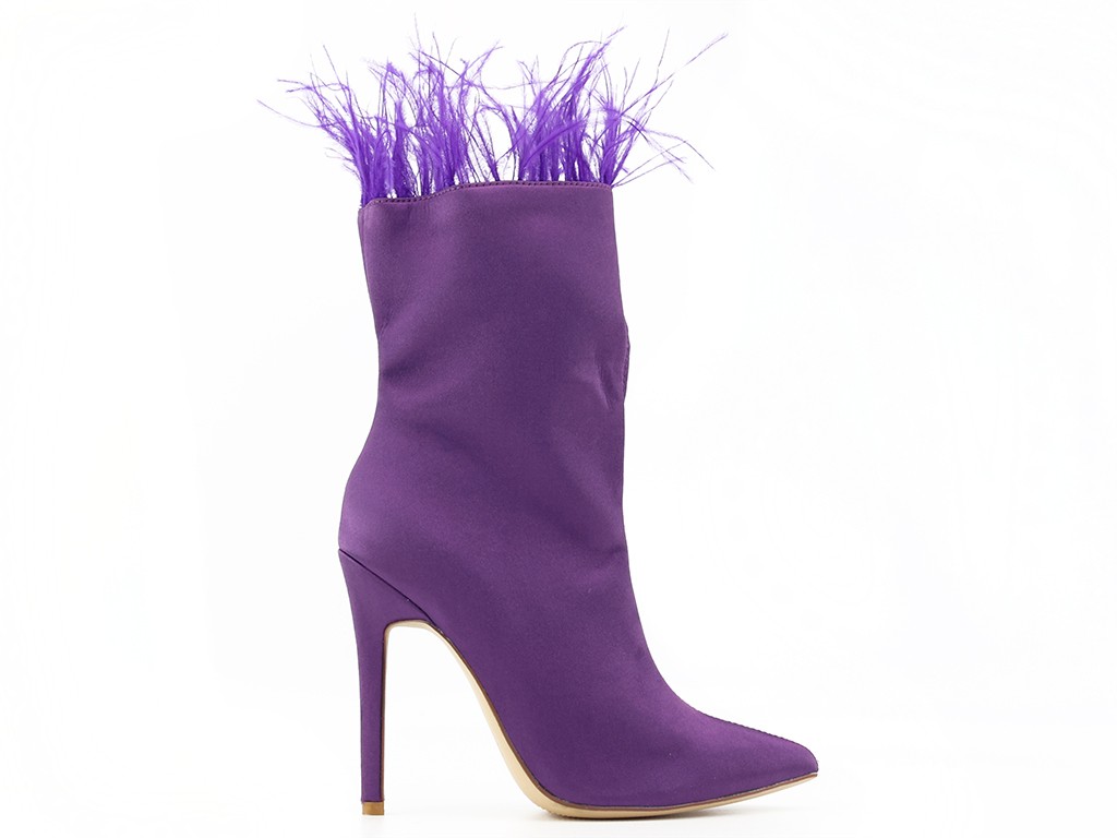 Фіолетові жіночі чоботи на шпильці з пір'ям - 1