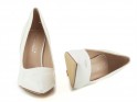 Biele dámske topánky na podpätku z ekokože - 4