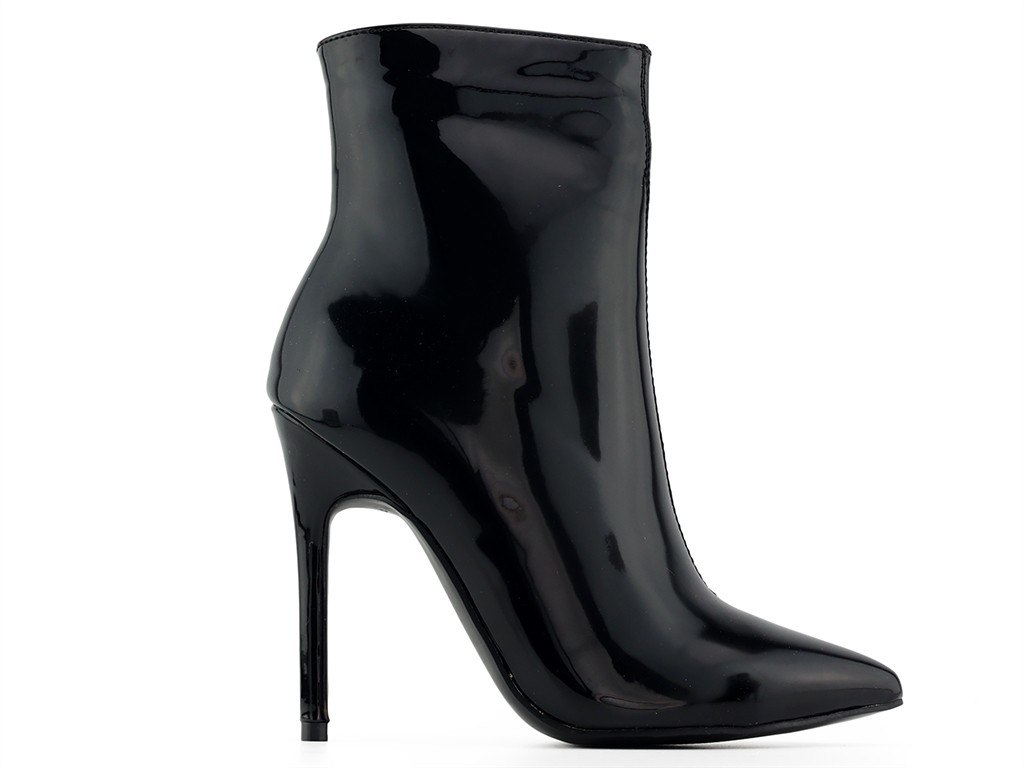 Чорні жіночі лаковані черевики на шпильці - 1