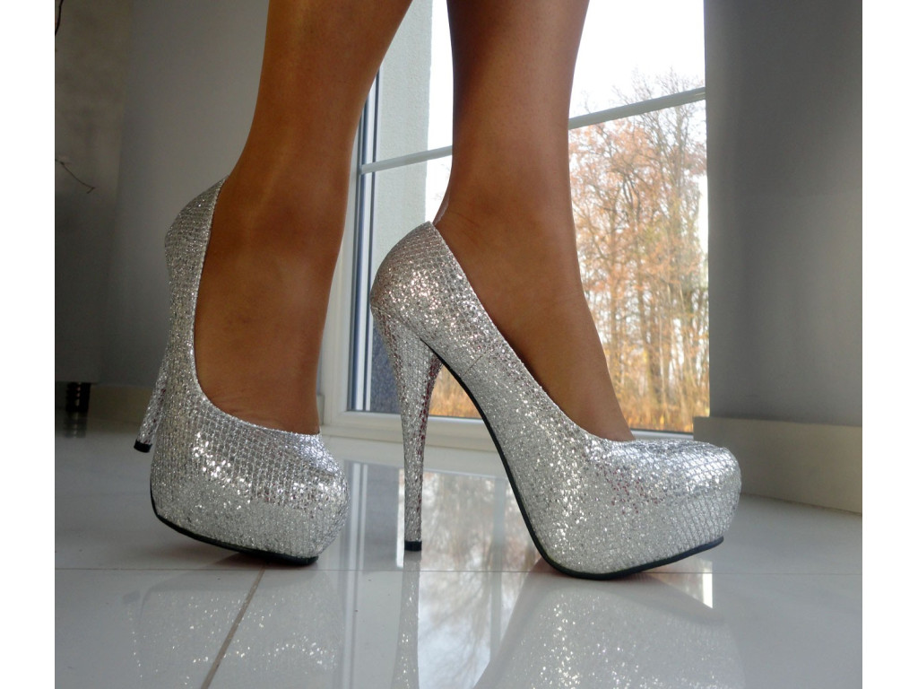 SILVER GLITTER HEELS RED SOLE