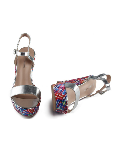 Damskie buty na koturnie sandałki