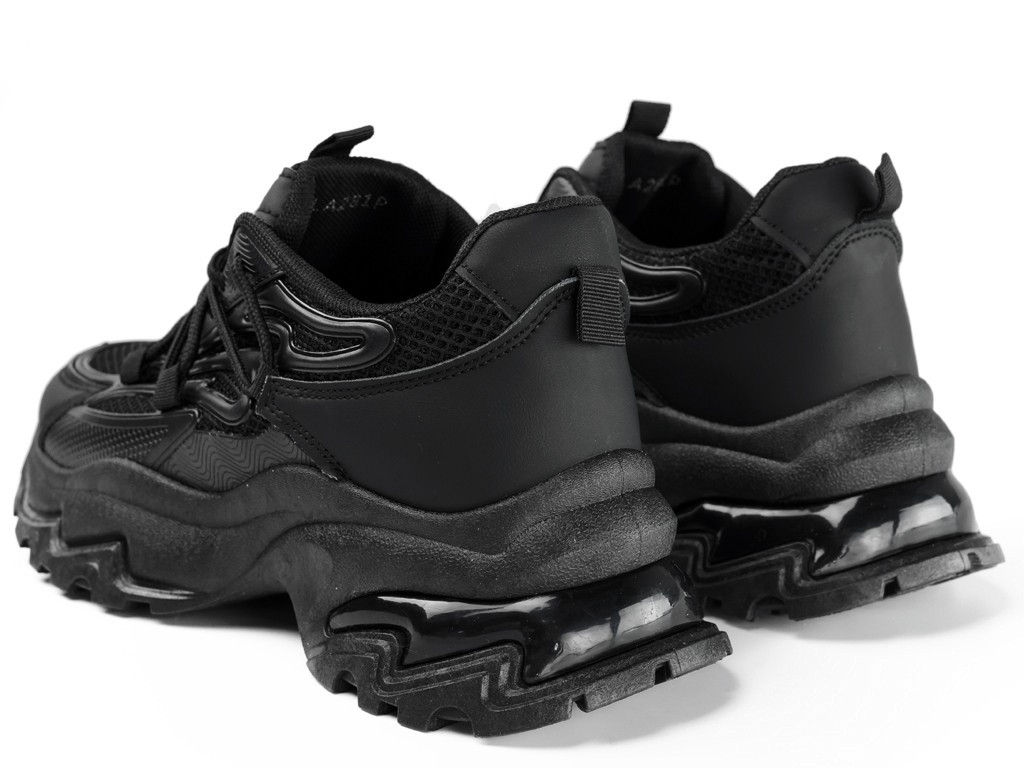 Czarne sportowe buty gruba podeszwa
