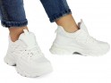 Białe sportowe buty damskie na wysokiej podeszwie