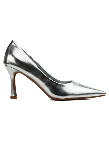 Silver 8 cm heels with a metallic sheen