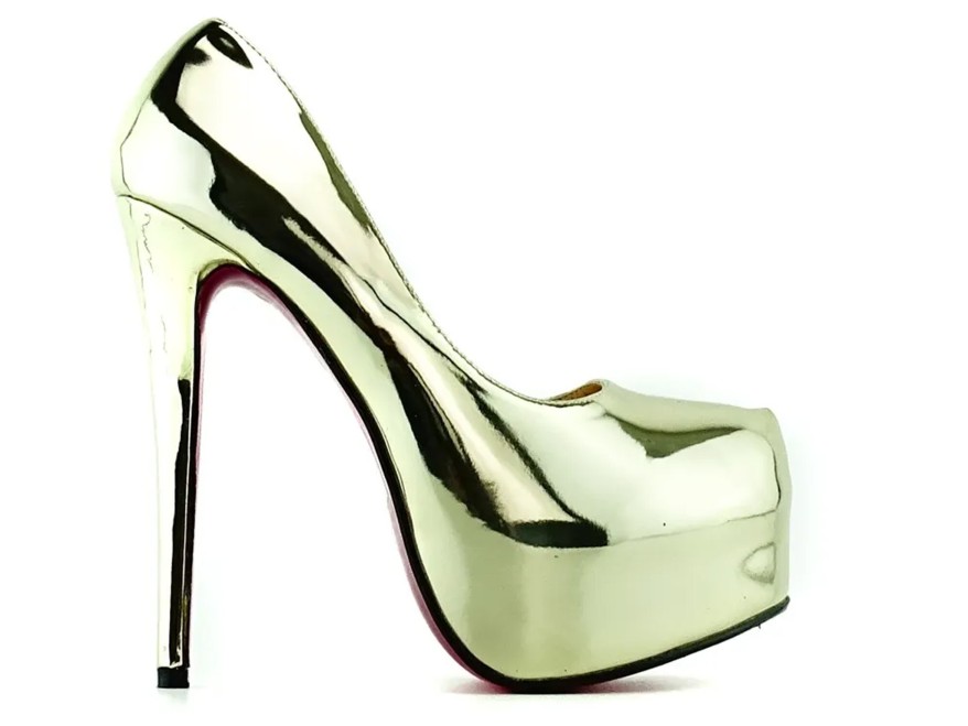 Stilettos à plateforme dorés en cuir écologique