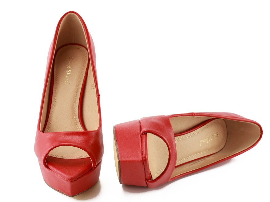 Rote matte Plateau-Stilettos aus Ökoleder