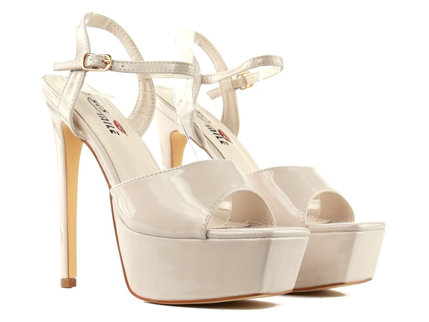 Bēšas krāsas sieviešu sandales uz platformas ar lakotu platformu nude stilettos