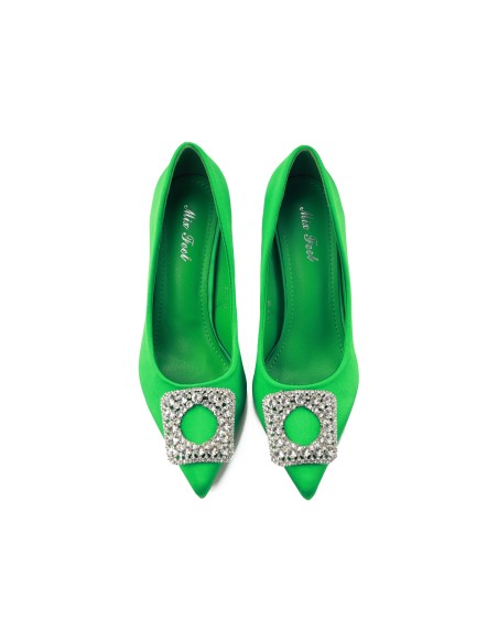 Grüne Stöckelschuhe mit Brosche und Zirkonia, aus Satin, 9 cm