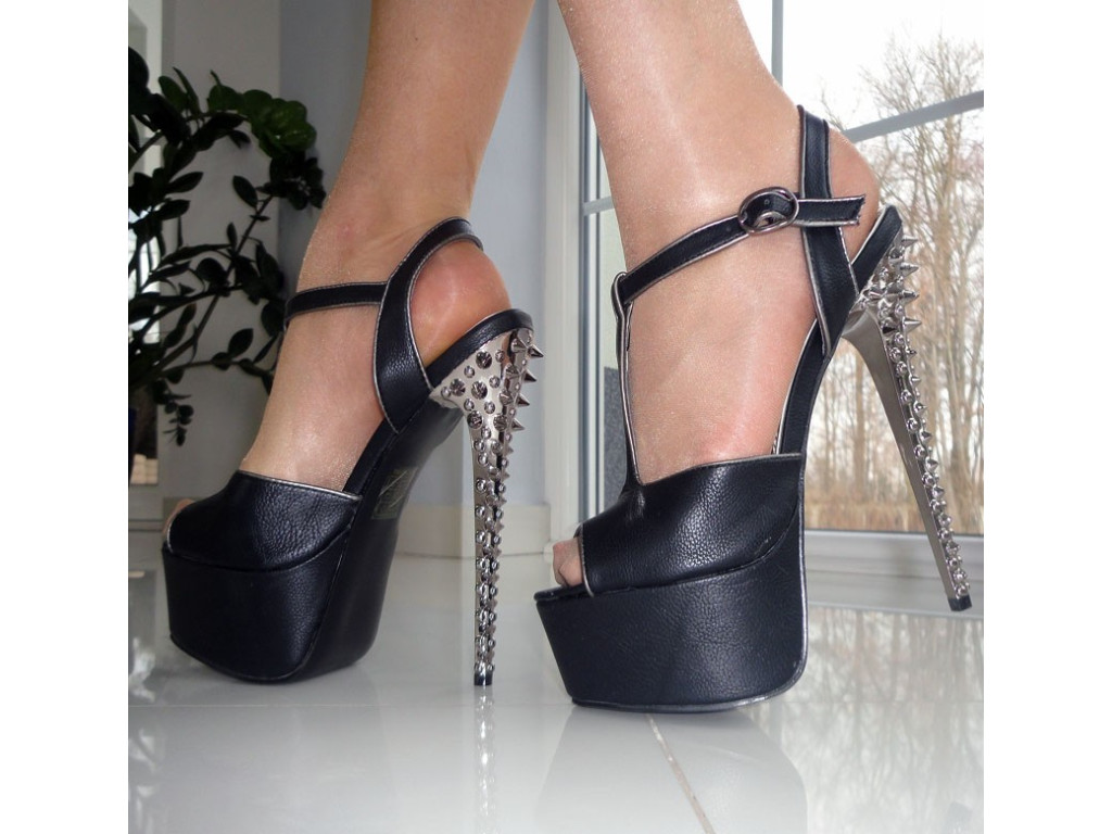 PINS HIGH BLACK STUD STUDS TO BED - 1