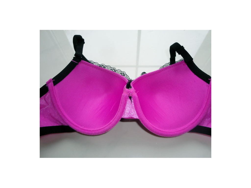 KOMPLET BIELIZNY SATYNOWY RÓŻOWY STRINGI