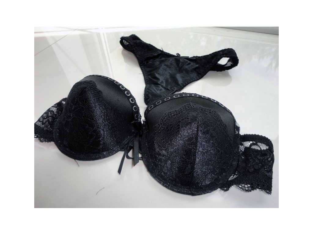 SET UNTERWÄSCHE SCHWARZ-SILBERNER STRING-ACCESSOIRES - 1