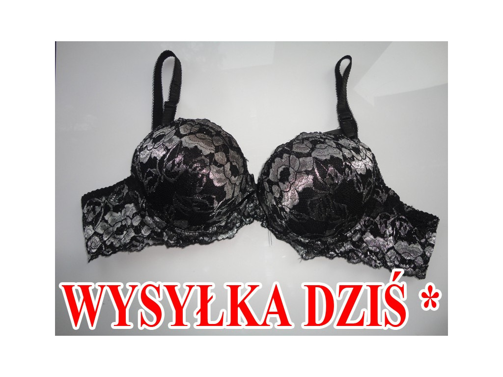 BIUSTONOSZ MODELUJĄCY NA PREZENT