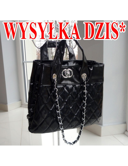 CZARNA ELEGANCJA LAKIEROWANA TOREBKA