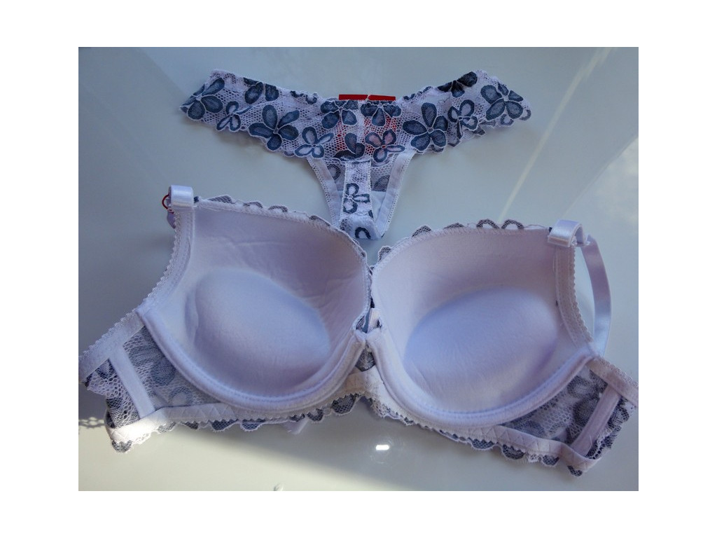 SETS MIT UNTERWÄSCHE WEIß-SILBERNEN BLUMEN - 3