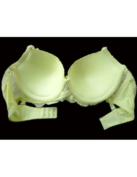 LE MODELAGE DE LA DENTELLE DE SATIN JAUNE - 3