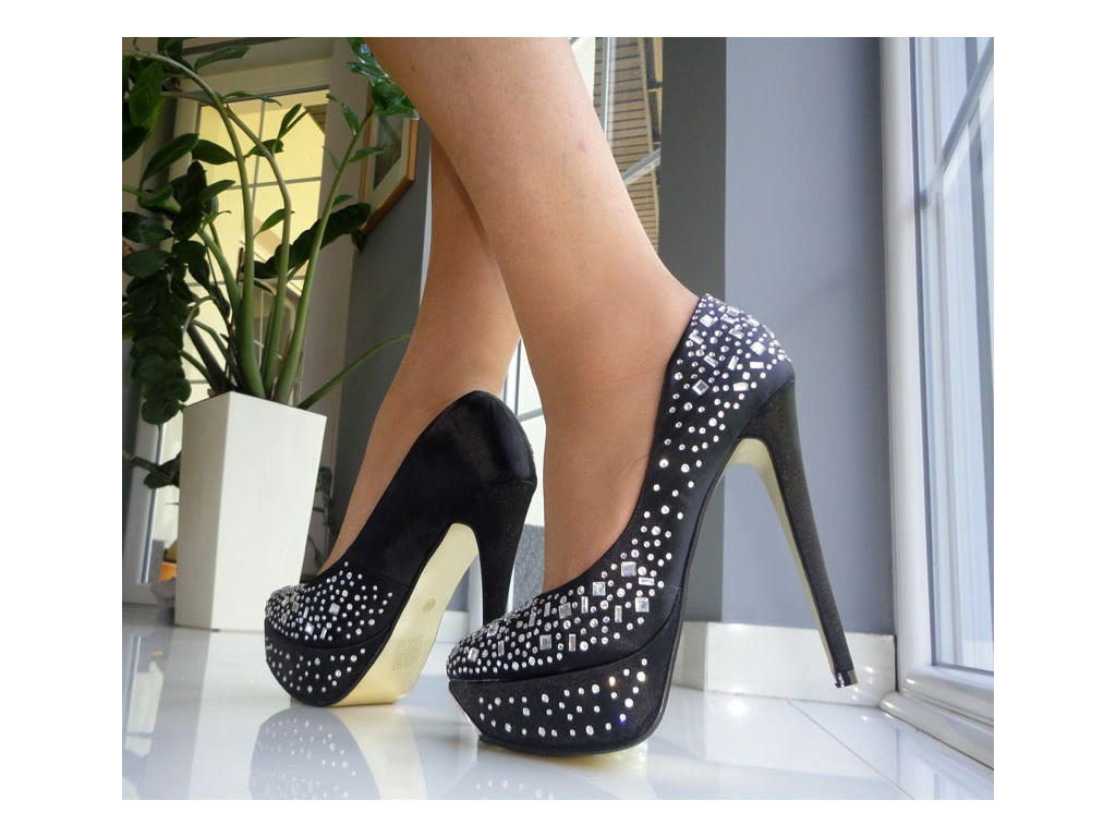 BLACK PLATFORM PINK ZIRCONIA