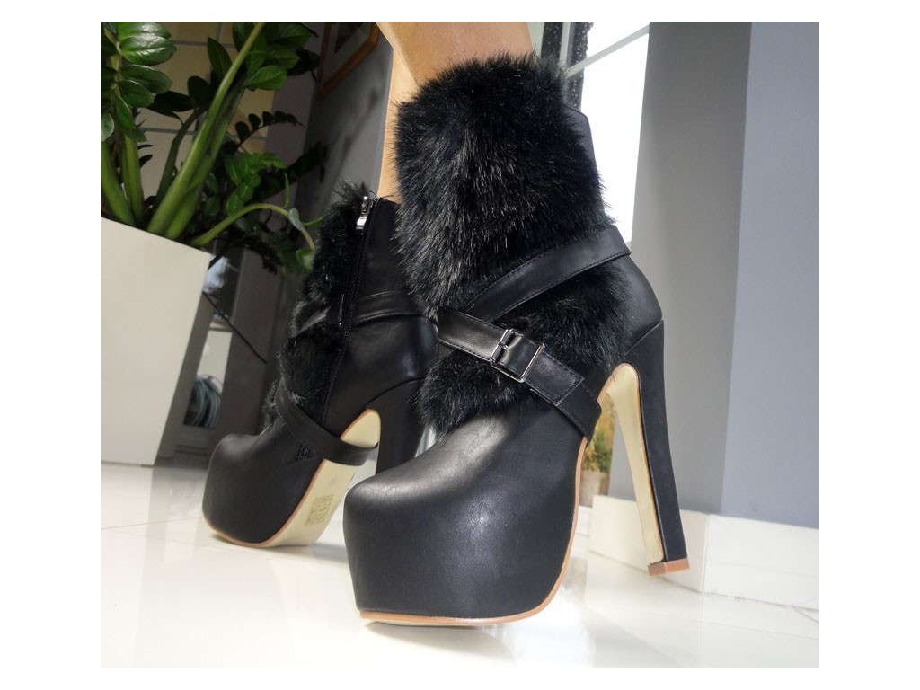 HAUTES BOTTES NOIRES EN FOURRURE DE POTEAU  - 2