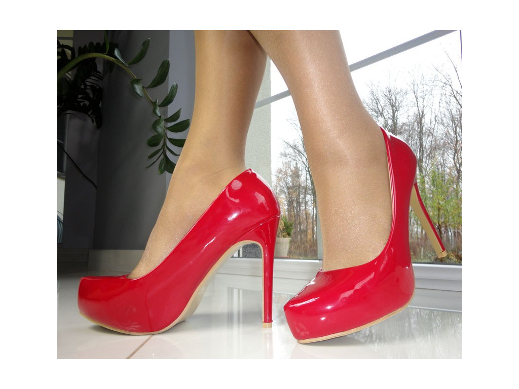 SZPILKI LAKIERKI CZERWONE PLATFORMA RED