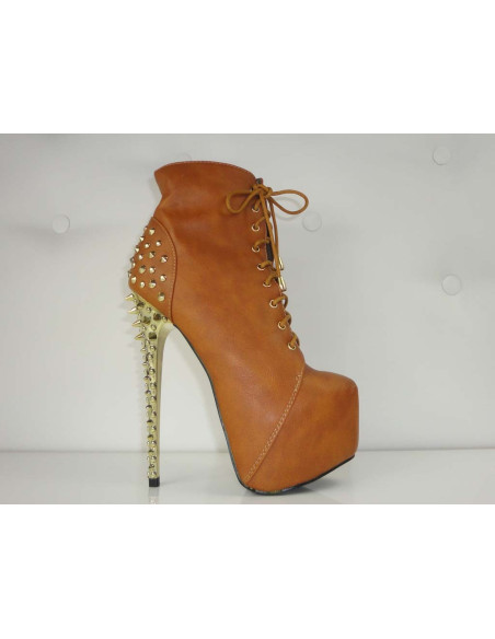 Magassarkú tevés bokacsizma szegecsekkel - 5