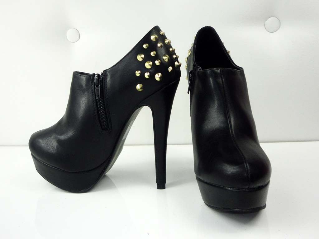 BOTTES NOIRES HAUTES À CLOUS - 3